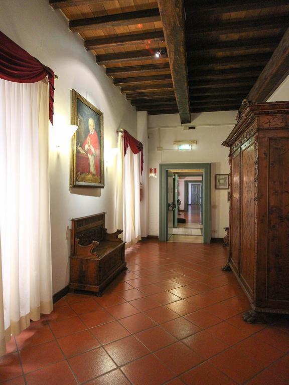 Casa Di Santa Francesca Romana A Ponte Rotto Exterior photo