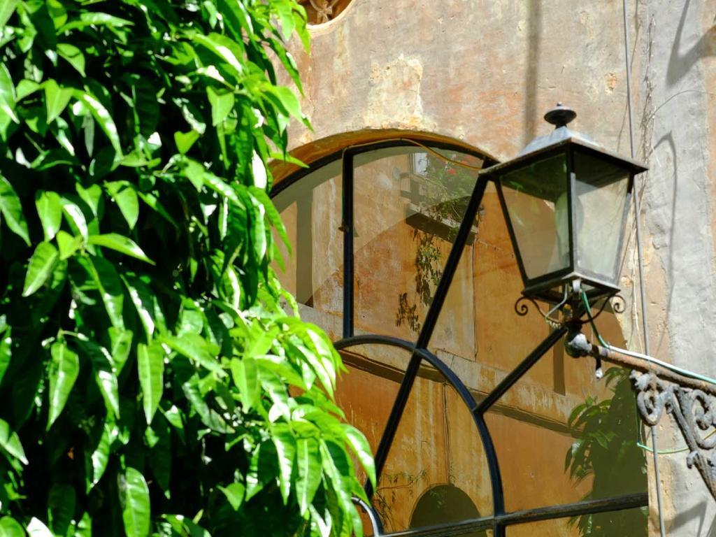Casa Di Santa Francesca Romana A Ponte Rotto Exterior photo