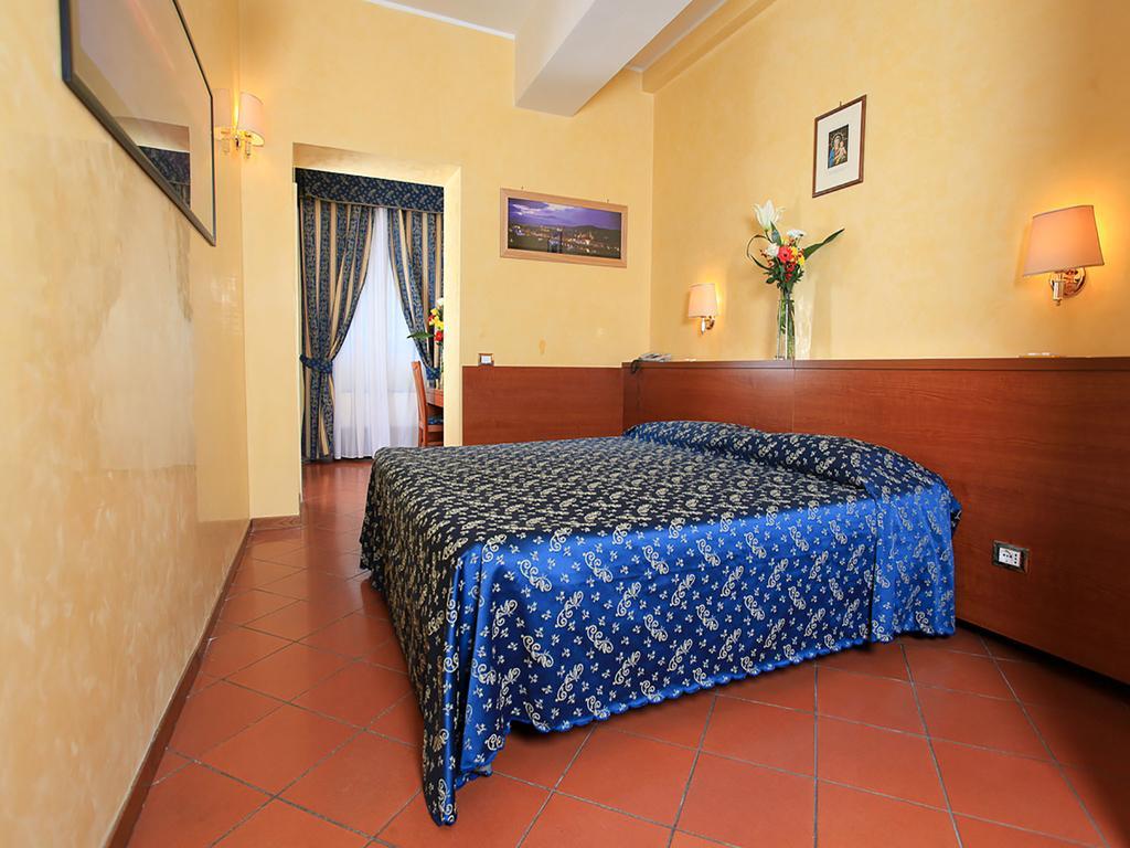 Casa Di Santa Francesca Romana A Ponte Rotto Room photo