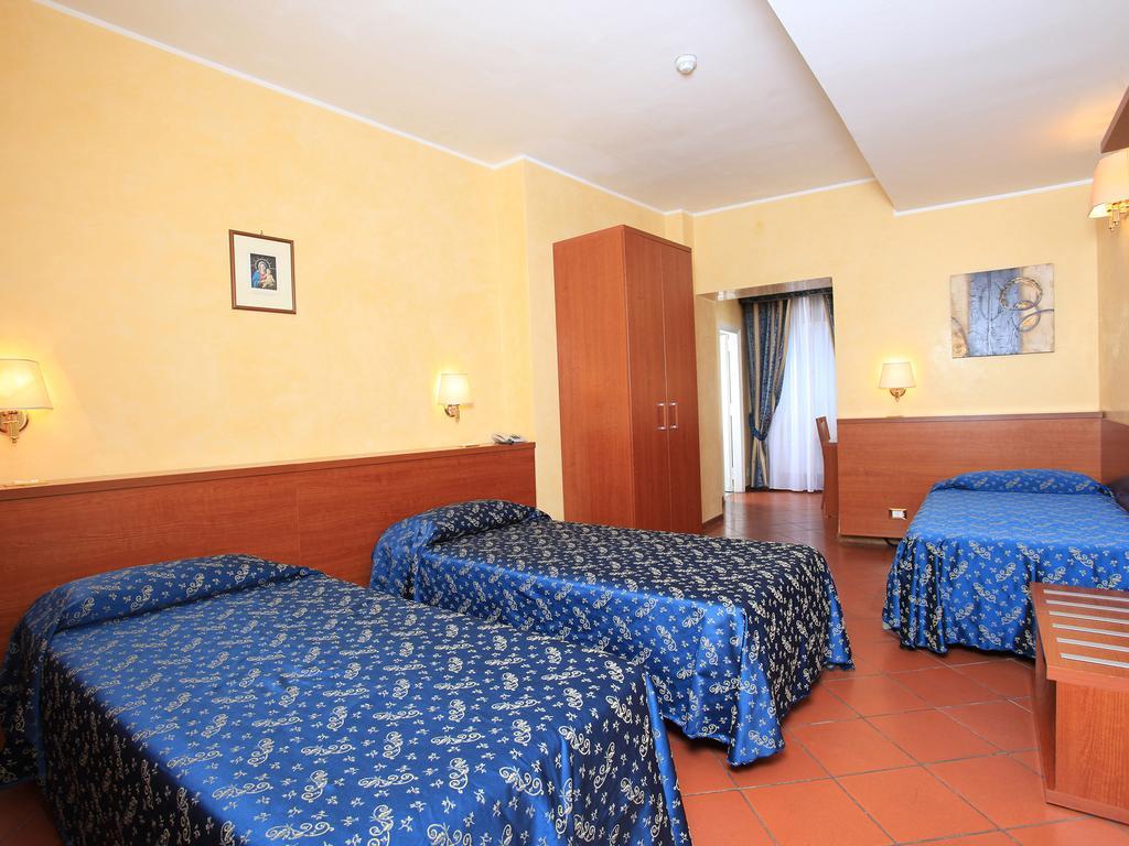 Casa Di Santa Francesca Romana A Ponte Rotto Room photo
