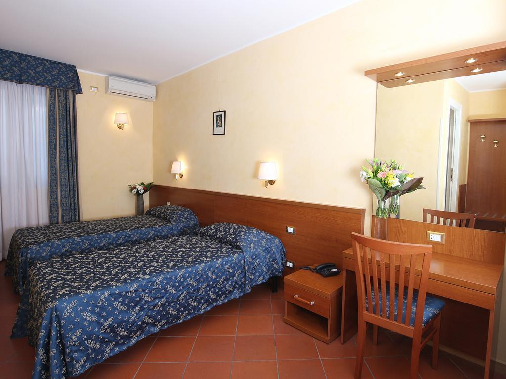 Casa Di Santa Francesca Romana A Ponte Rotto Room photo